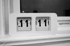 mitos melihat angka jam sama